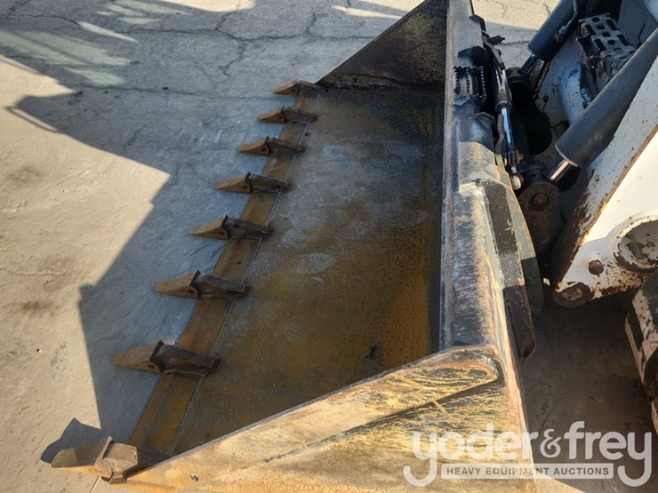 2021-bobcat-t870-image-12