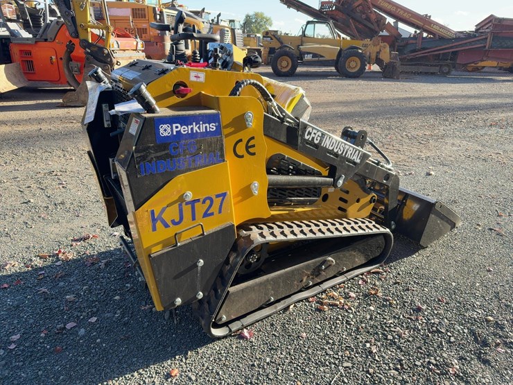 cfg-industrial-kjt27-mini-skid-steer-image-3