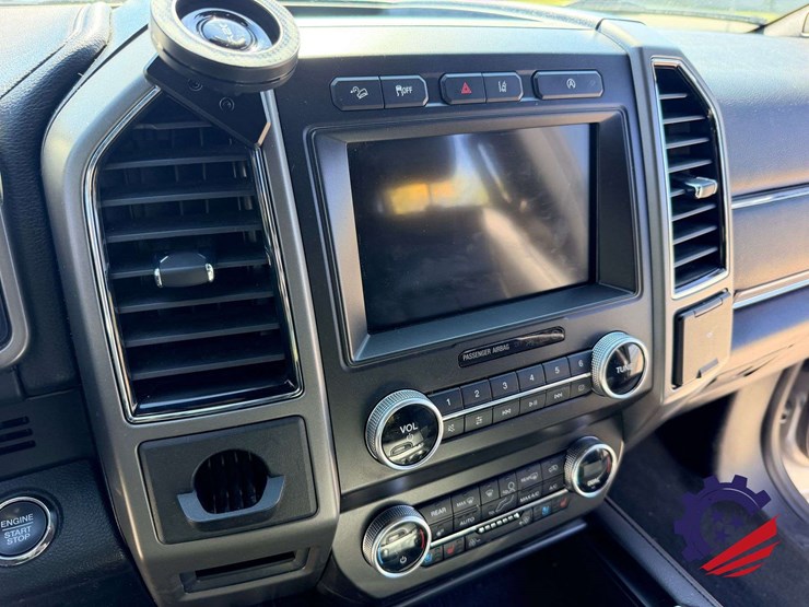 2021-ford-expedition-xlt-image-25