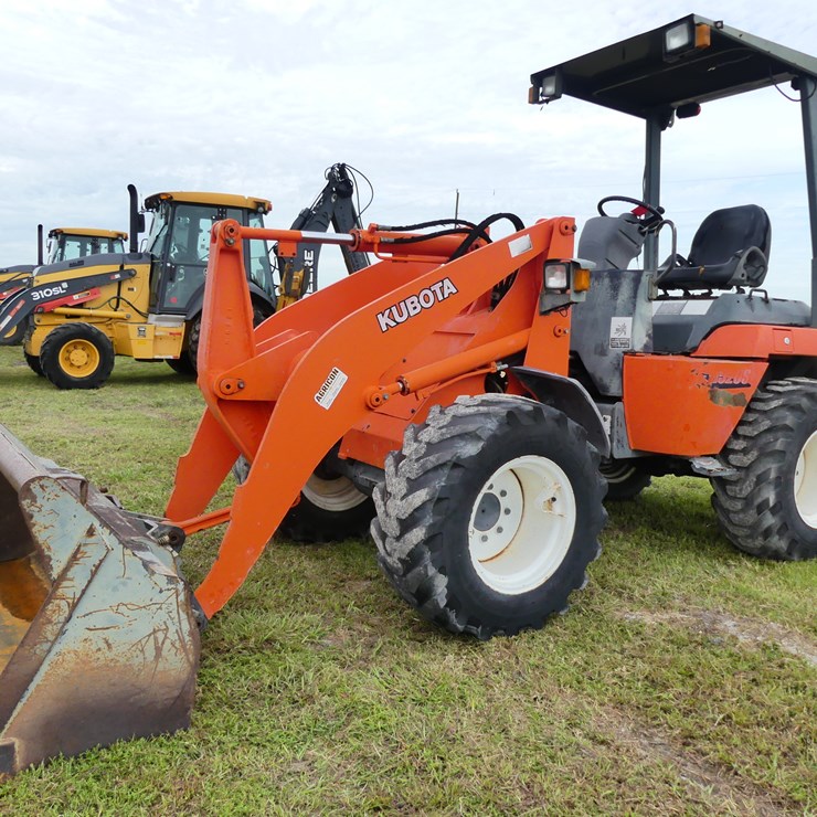 KUBOTA R520S