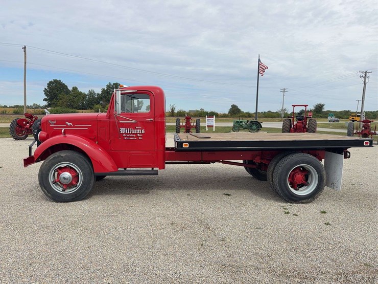 1951-mack-a30-image-2