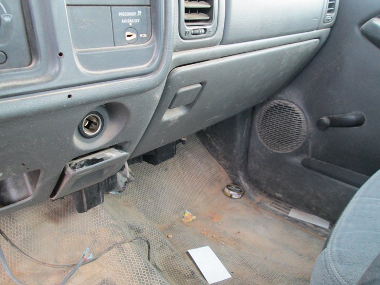 2005-gmc-2500hd-image-28