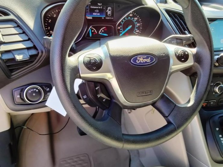 2016-ford-escape-se-image-8