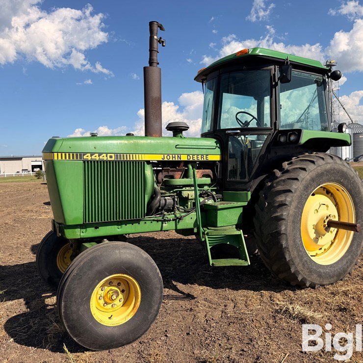 1981 JOHN DEERE 4440