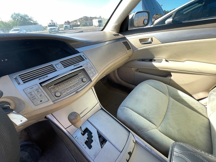 #2762-•-2005-toyota-avalon-(title-in-delay)-image-41