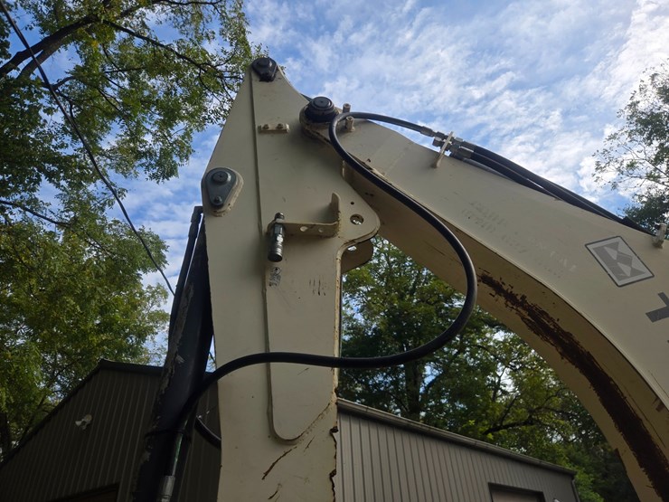 terex-tlb840r-image-72