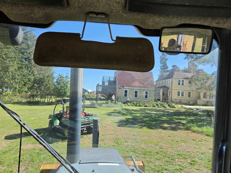 2010-deere-310j-image-28