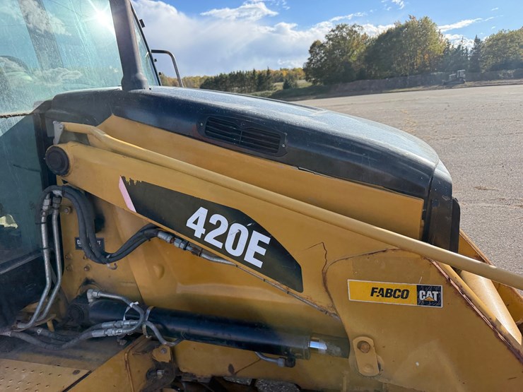 caterpillar-420e-image-30