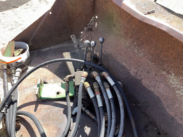 john-deere-148-image-25