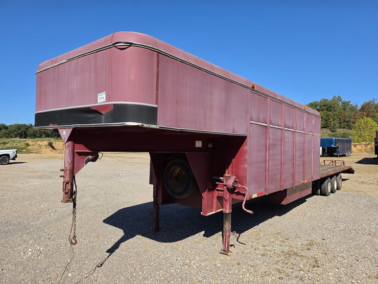 2002-custom-trailer-image-1