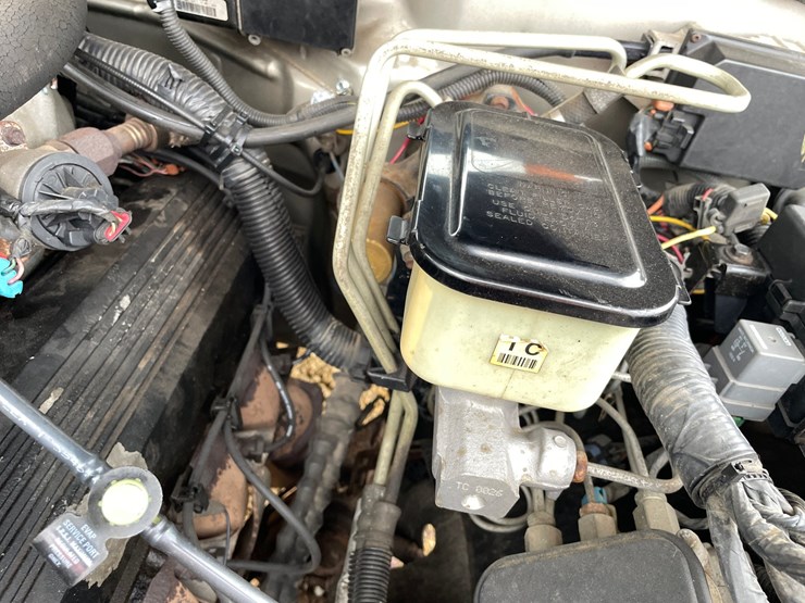 2000-chevrolet-silverado-3500-image-111
