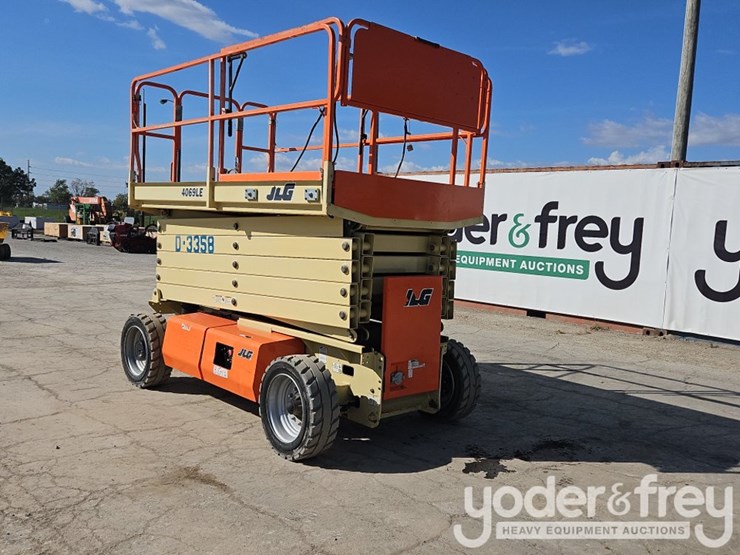 2015-jlg-4069le-image-3