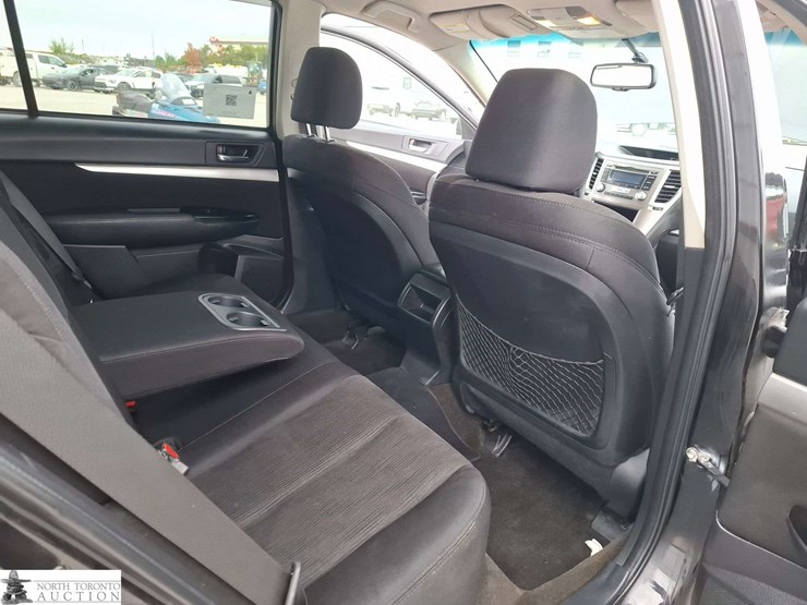 2014-subaru-outback-image-18