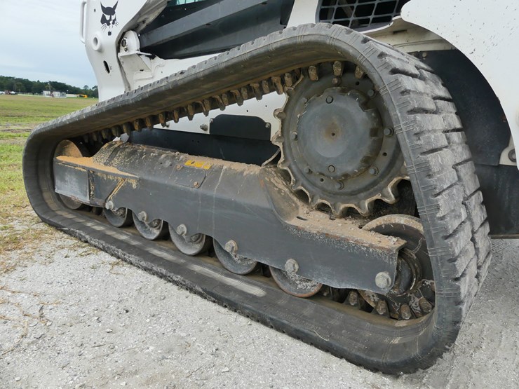 2021-bobcat-t740-image-5