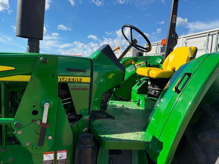 john-deere-6403-image-14