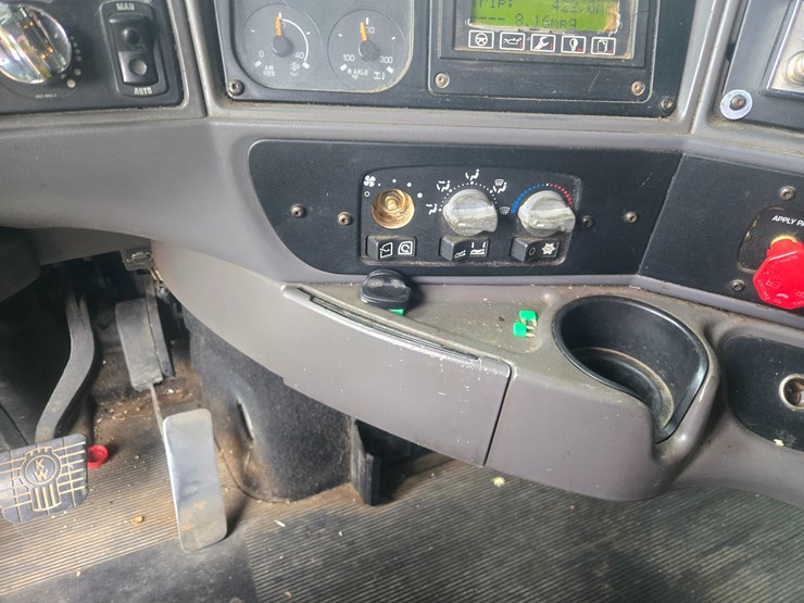 1998-kenworth-t2000-image-62