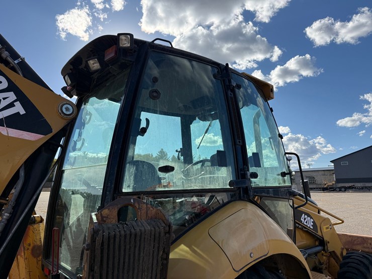 caterpillar-420e-image-73