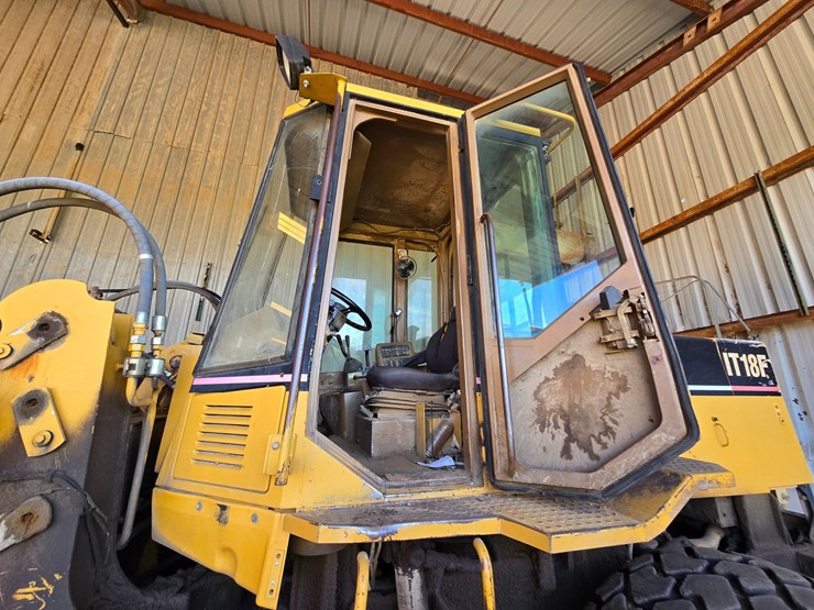 caterpillar-it18f-image-24