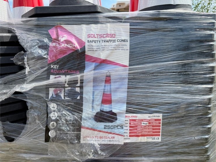 250pcs-pvc-traffic-cones-image-2