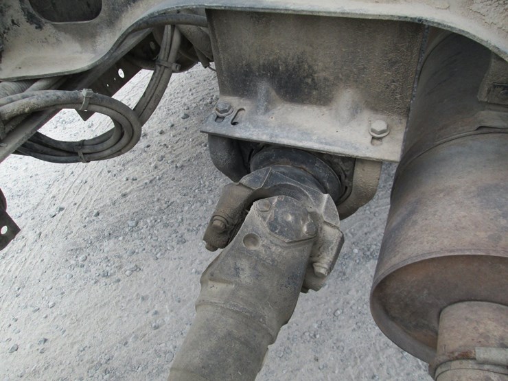 1998-freightliner-fl80-image-12