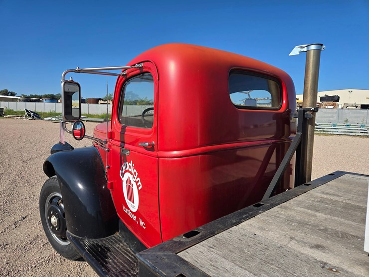 1946-chevrolet-flatbed-truck-image-14