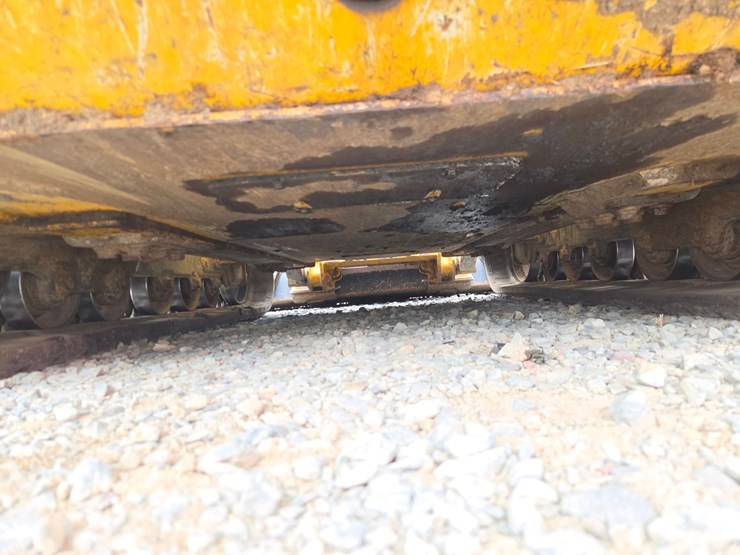 2020-deere-331g-image-33