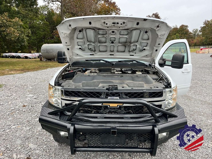 2013-chevrolet-silverado-z71-/-4x4-/-3500hd-pickup-image-28