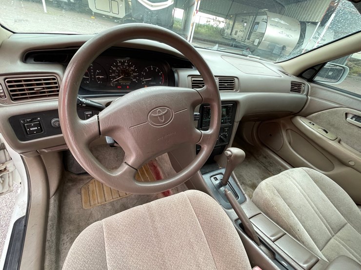 #2768-•-2001-toyota-camry-(title-in-delay)-image-37