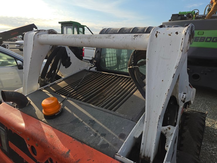 2014-bobcat-s570-image-24