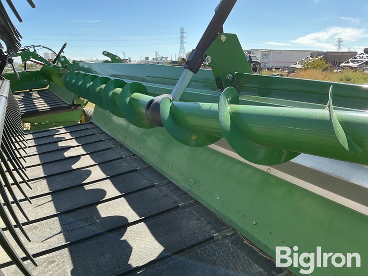 2021-john-deere-530d-image-12