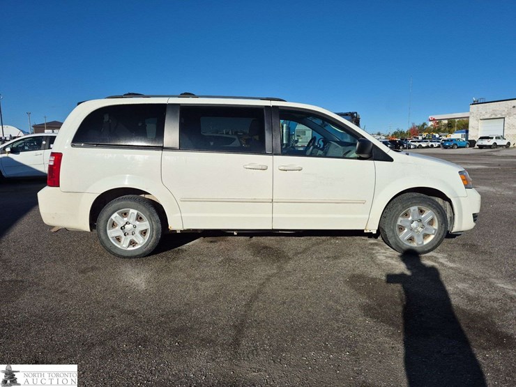 2009-dodge-grand-caravan-se-image-4