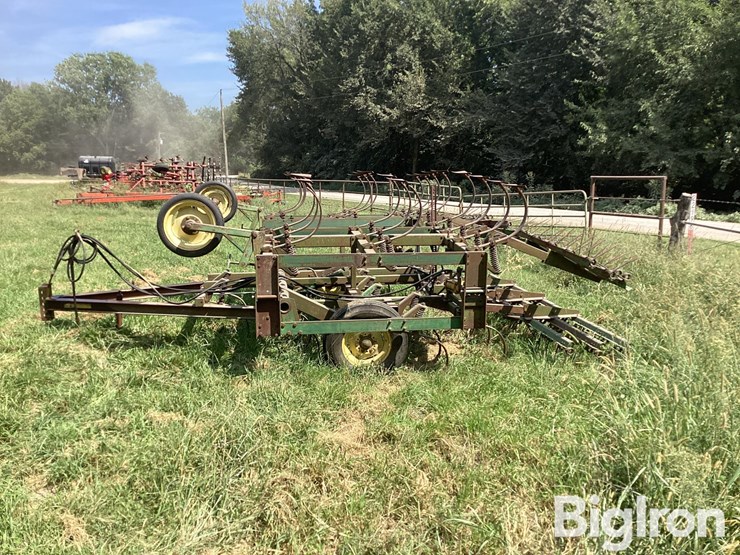 john-deere-1010-image-8