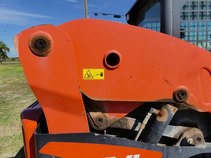 kubota-svl75-2-image-8