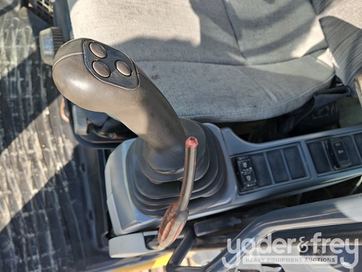 2017-deere-75g-image-27