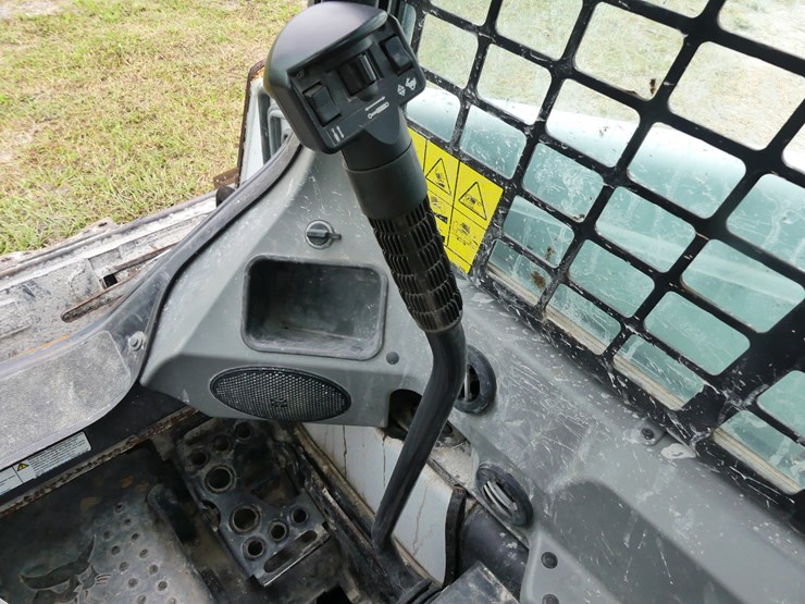 2022-bobcat-t450-image-15