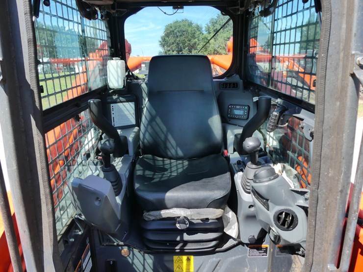 kubota-svl97-2-image-12