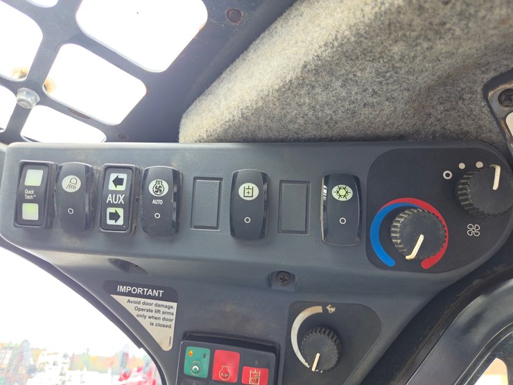 deere-333g-image-47