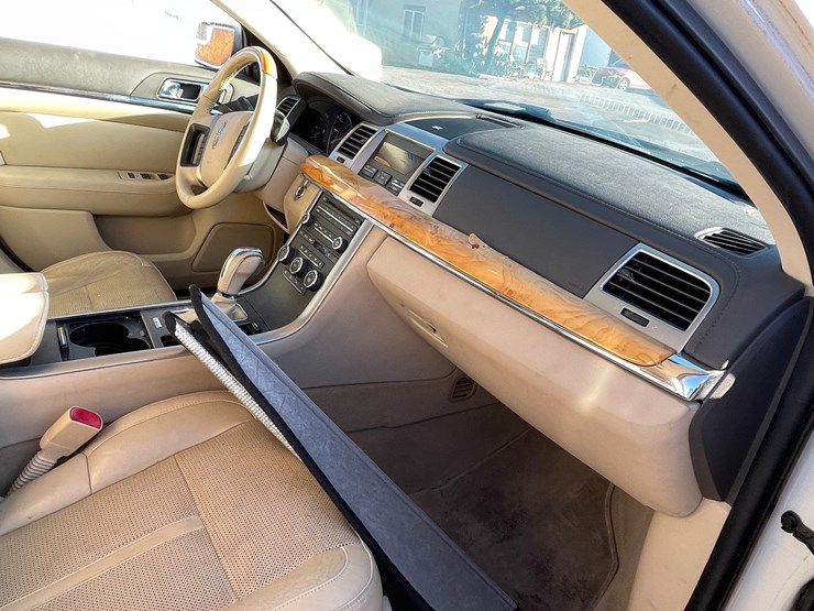 #2759-•-2010-lincoln-mks-(has-nm-title)-image-75