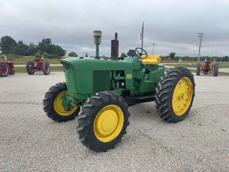 john-deere-3020-image-1