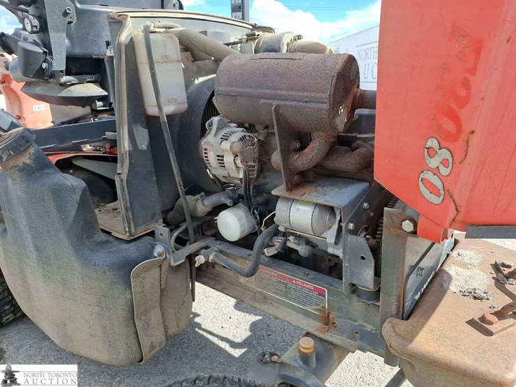 2011-kubota-f3080-image-27