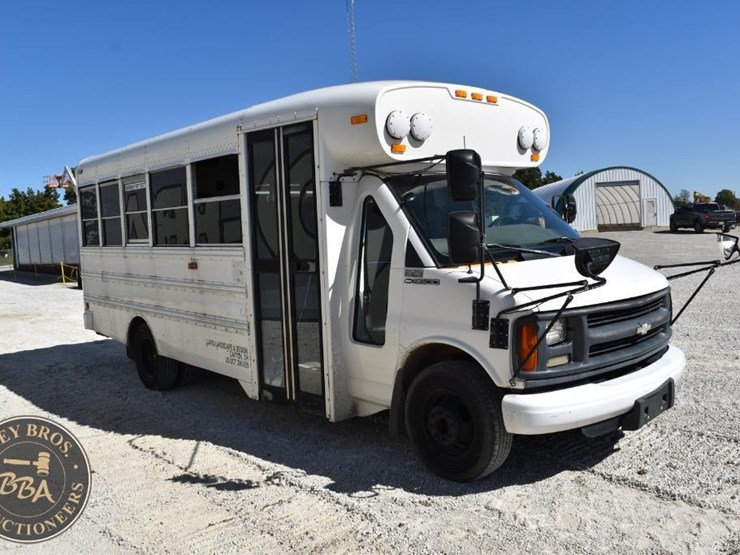 2001-chevrolet-3500-image-11