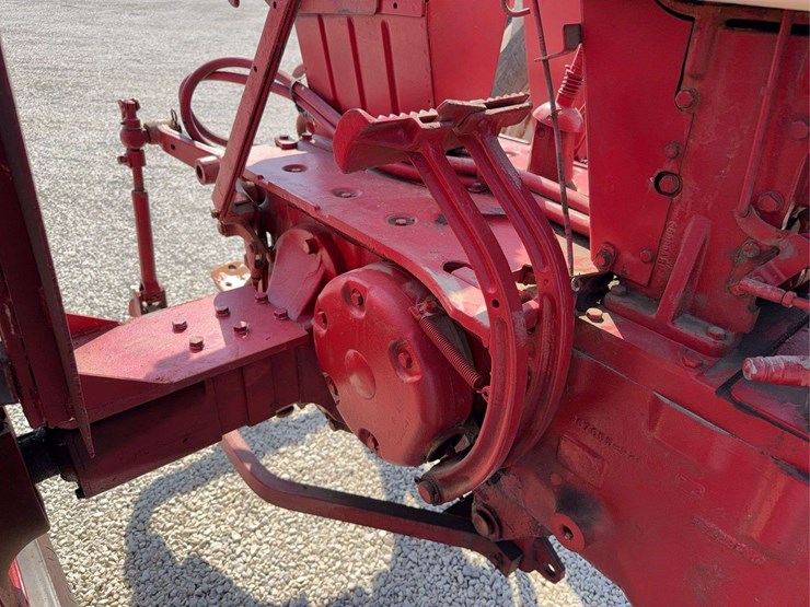 farmall-560-diesel-image-23