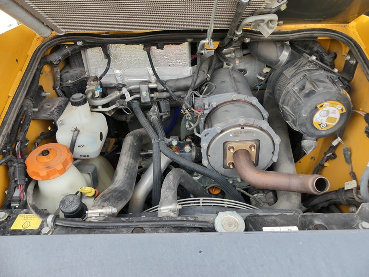 2024-deere-317g-image-9