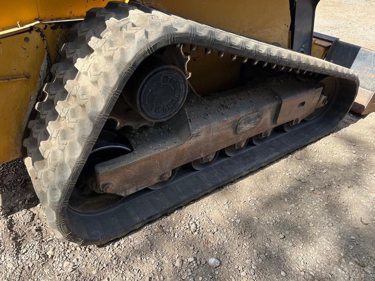 2016-deere-333e-image-15