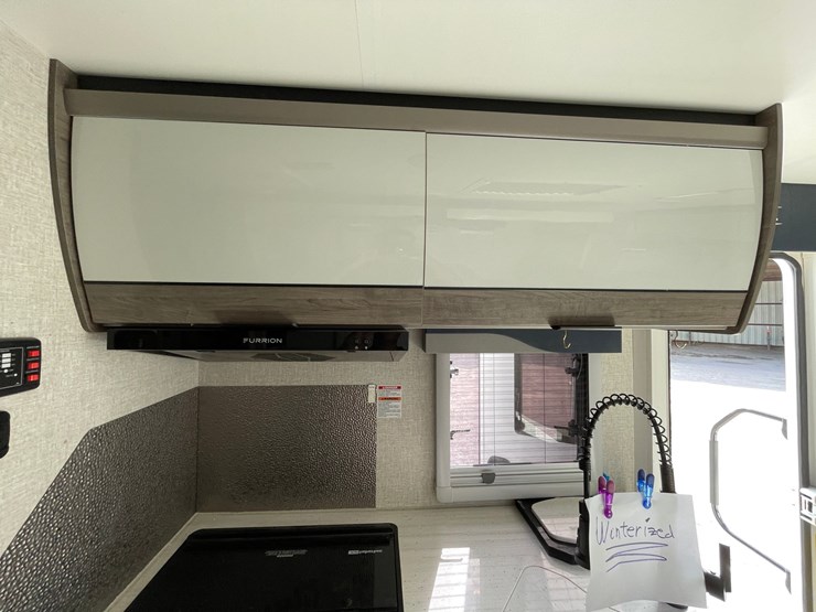 #2824-•-2022-lance-travel-trailer,-(has-new-mexico-title)-image-40
