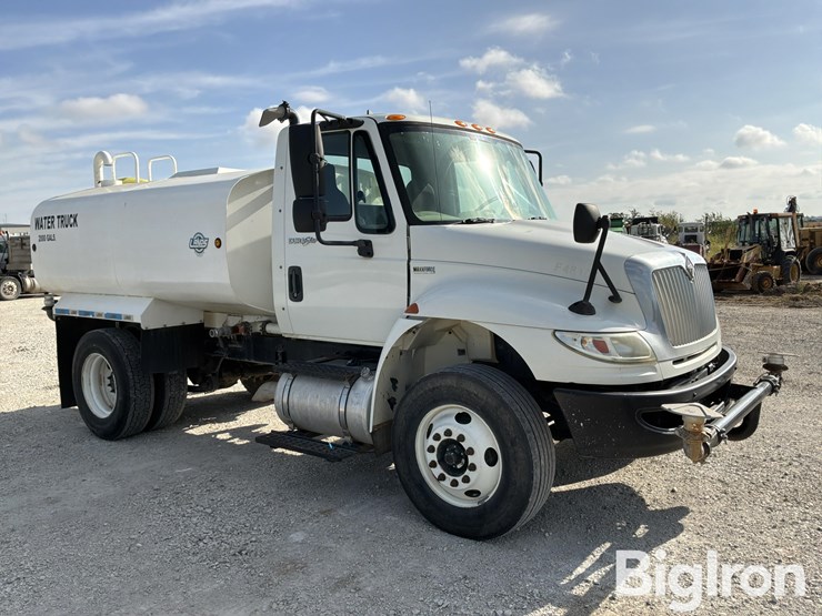 2012-international-durastar-4400-image-3