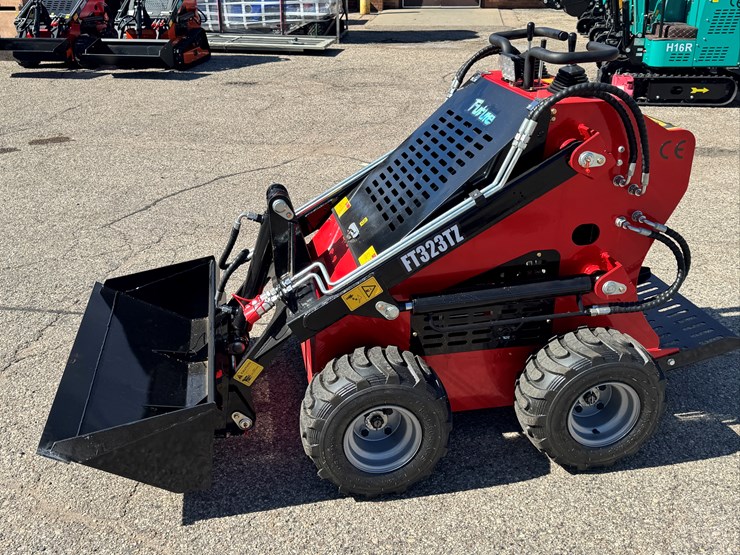 2026-unused-ft323tz-future-skid-steer-wheeler-loader-image-4