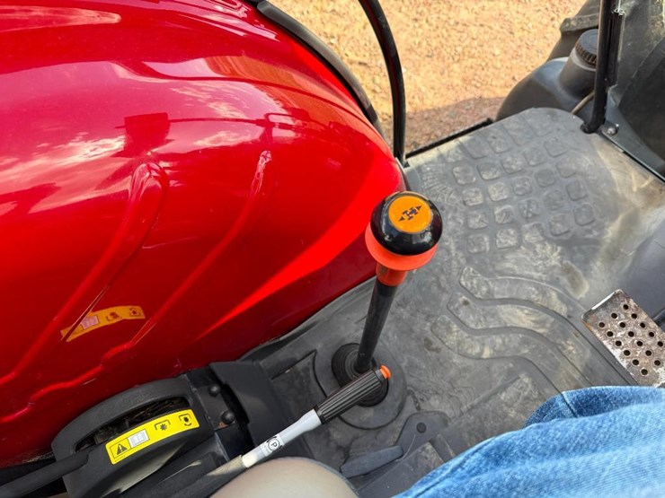case-ih-farmall-80-image-49