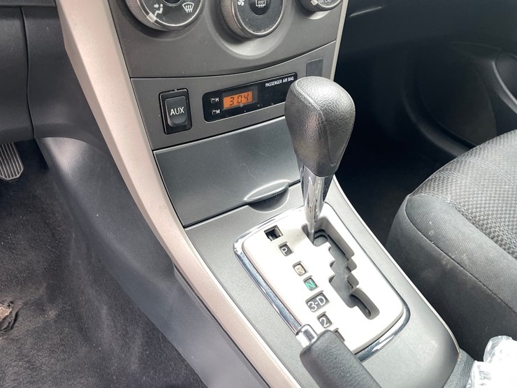 #2765-•-2011-toyota-corolla-(title-in-delay)-image-52