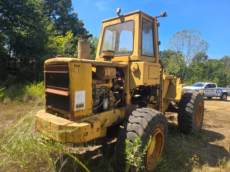 caterpillar-930-image-8